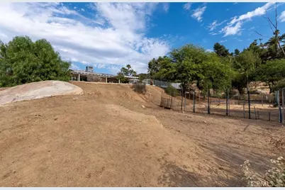 27531 Big Springs Ranch, Hemet, CA 92544 - Photo 30