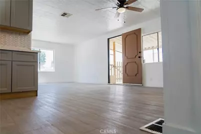995 Pomona #33, Corona, CA 92882 - Photo 4
