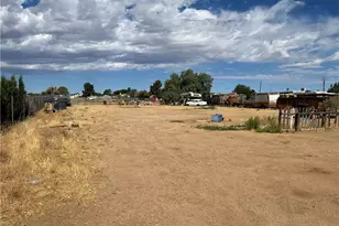 12442 Quinnault Rd, Apple Valley, CA 92308 - Photo 2