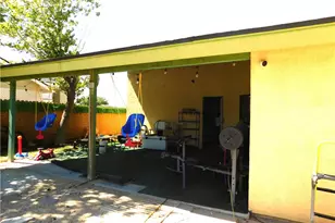 10130 Evelyn, California City, CA 93505 - Photo 14