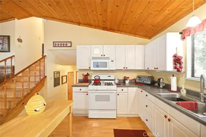 849 Ford, Big Bear Lake, CA 92315 - Photo 18