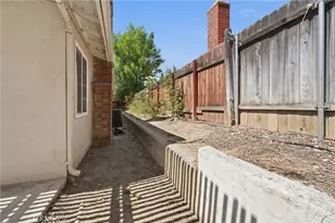 222 Green Oaks, Riverside, CA 92507 - Photo 24
