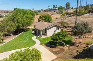 15510 Surrey Ct, Riverside, CA 92506 - Photo 54