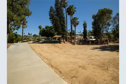 15510 Surrey Court, Riverside, CA 92506 - Photo 40