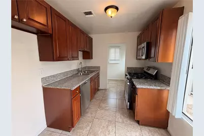 7943 Newcastle, Reseda, CA 91335 - Photo 2
