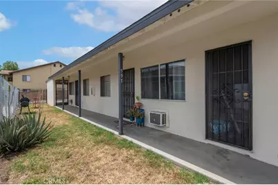 595 W Shamrock Street, Rialto, CA 92376 - Photo 8