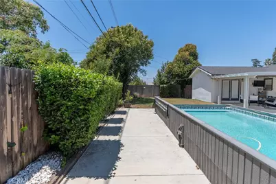 33825 Washington, Yucaipa, CA 92399 - Photo 12