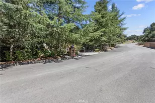 13515 Oak Mountain, Yucaipa, CA 92399 - Photo 6