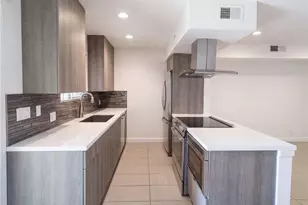 5300 E Waverly Dr, Palm Springs, CA 92264 - Photo 2