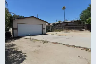 925 Navajo Road, Perris, CA 92570 - Photo 2