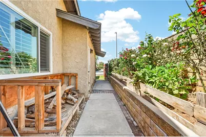 379 Ponderosa Trail, Calimesa, CA 92320 - Photo 2