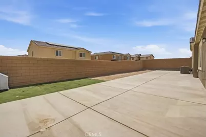 15727 Akron, Victorville, CA 92394 - Photo 38