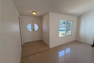 20307 Elkwood, Los Angeles, CA 91306 - Photo 2