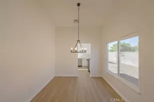 211 W Columbine Ave, Rialto, CA 92377 - Photo 6