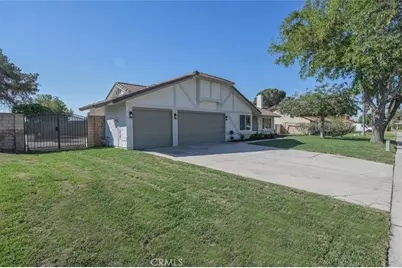 211 W Columbine Avenue, Rialto, CA 92377 - Photo 1