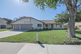211 W Columbine Ave, Rialto, CA 92377 - Photo 2