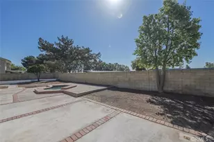 211 W Columbine Ave, Rialto, CA 92377 - Photo 2