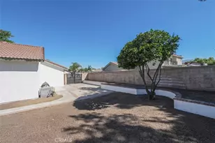 211 W Columbine Ave, Rialto, CA 92377 - Photo 36