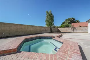211 W Columbine Ave, Rialto, CA 92377 - Photo 32