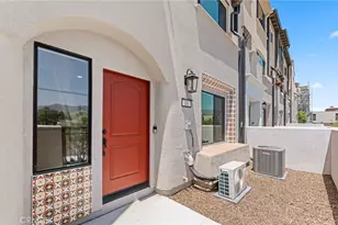 101 Sorrel Ct, Burbank, CA 91506 - Photo 32