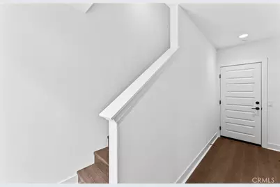 107 Sorrel Court, Burbank, CA 91506 - Photo 2