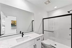 107 Sorrel Ct, Burbank, CA 91506 - Photo 4