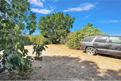 1076 W 5th St, San Bernardino, CA 92411 - Photo 32