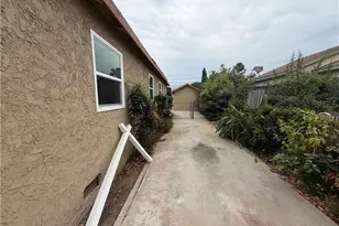 543 E 3rd St, Azusa, CA 91702 - Photo 22