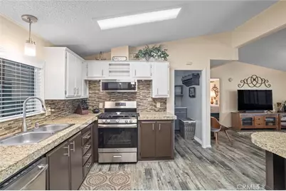 38124 Calle Amigable, Murrieta, CA 92563 - Photo 16