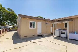 11907 Orchard Ave, Los Angeles, CA 90044 - Photo 28