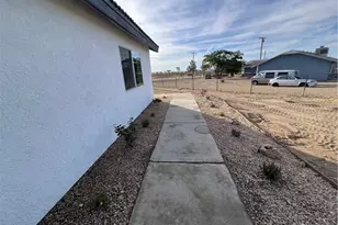 12911 Corton St, Phelan, CA 92371 - Photo 18