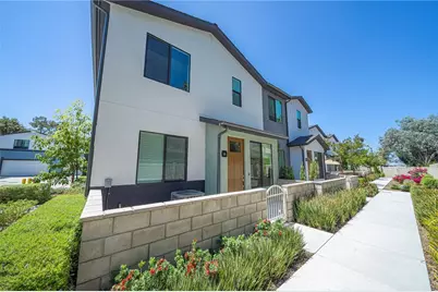 2775 W Pepper Tree #14, Anaheim, CA 92801 - Photo 2