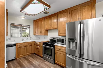 697 N 8th Avenue, Upland, CA 91786 - Photo 6