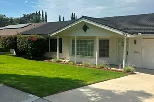 415 E Kendall St, Corona, CA 92879 - Photo 2