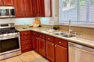 32587 Winterberry Ln, Lake Elsinore, CA 92532 - Photo 12