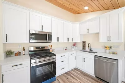 11498 Shahaptain, Hesperia, CA 92345 - Photo 8