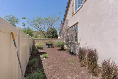 27617 Bottle Brush Way, Murrieta, CA 92562 - Photo 32