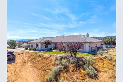 10505 Canyon, Oak Hills, CA 92344 - Photo 2