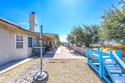 10505 Canyon, Oak Hills, CA 92344 - Photo 42