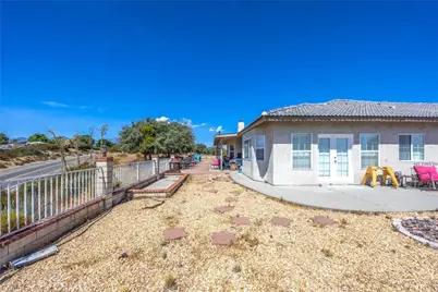 10505 Canyon, Oak Hills, CA 92344 - Photo 38
