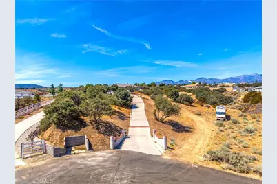 10505 Canyon, Oak Hills, CA 92344 - Photo 58