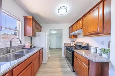 950 N Sierra Way, San Bernardino, CA 92410 - Photo 14