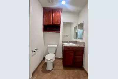 460 Oswell St, Bakersfield, CA 93307 - Photo 8
