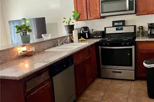 460 Oswell St, Bakersfield, CA 93307 - Photo 4