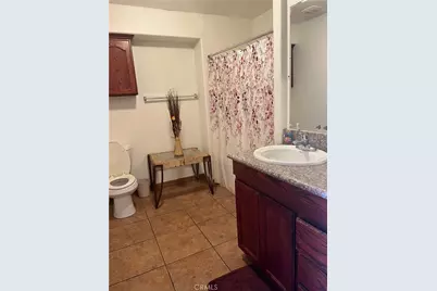 460 Oswell St, Bakersfield, CA 93307 - Photo 6