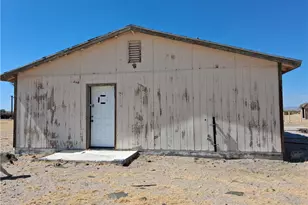 34115 Mountain View, Hinkley, CA 92347 - Photo 2