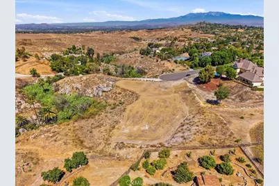 6824 Boulder Creek, Riverside, CA 92506 - Photo 2