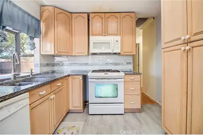 10884 Cypress Ave, Riverside, CA 92505 - Photo 14