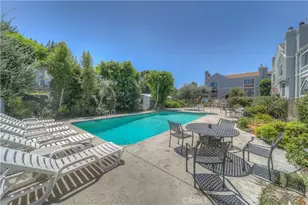 18100 Burbank, Tarzana, CA 91356 - Photo 68