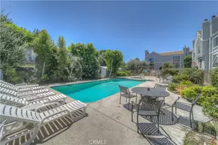 18100 Burbank, Tarzana, CA 91356 - Photo 32